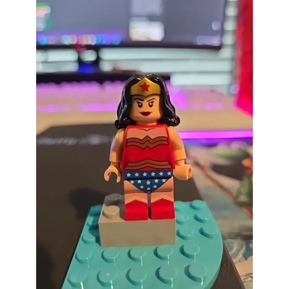 LEGO Minifigure Wonder Woman sh004 DC Super Heroes - Picture 1 of 2